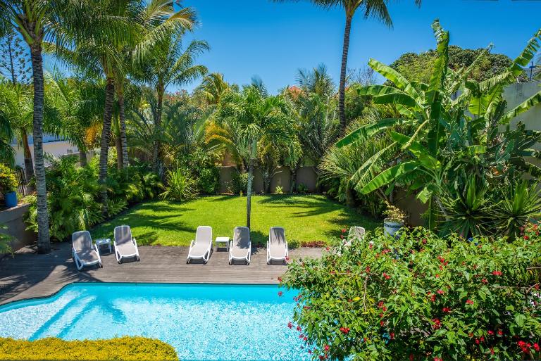 Kisana Residence - Stylish Studio with balcony, view on pool and garden - B&B Grand Baie