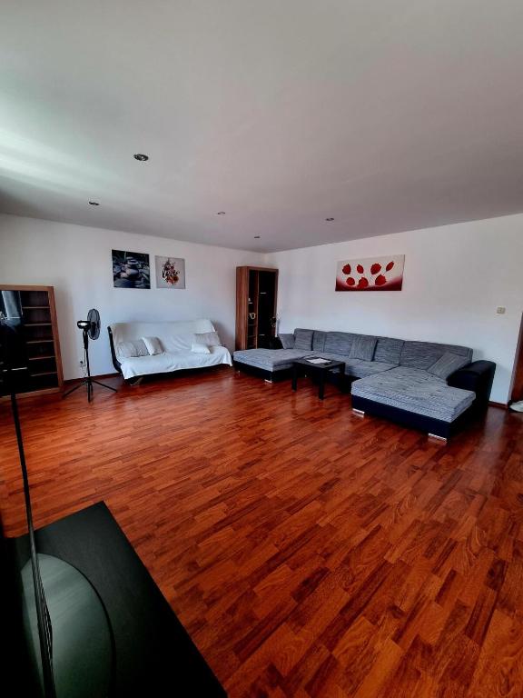 2 bedroom big Center AS Nivy 85m - B&B Bratislava
