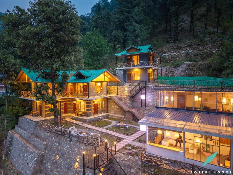 Zostel Homes Tirthan, Gushaini - Ferienwohnung Goshāin