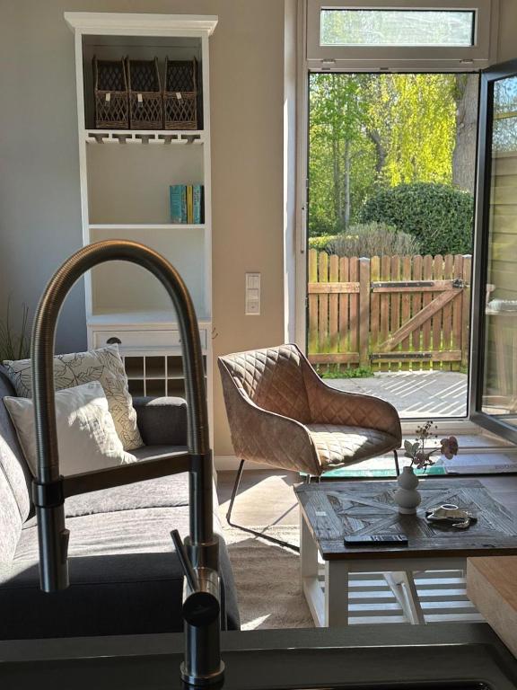 Ferienwohnung Alte Schule Vitzdorf im Hamptons-Stil mit großer Terrasse! - Chambres d'hôtes Fehmarn