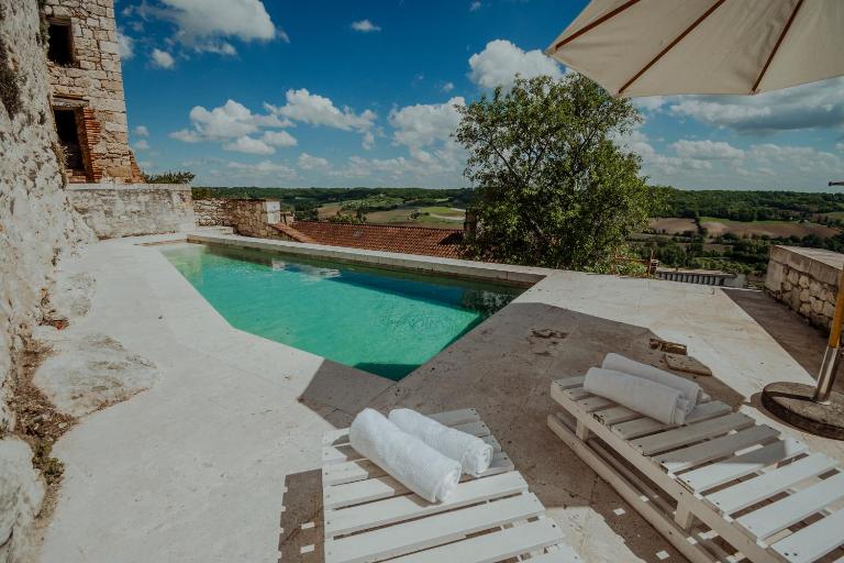 La tour de Cadel Maison 130m2 piscine Lauzerte - B&B Lauzerte