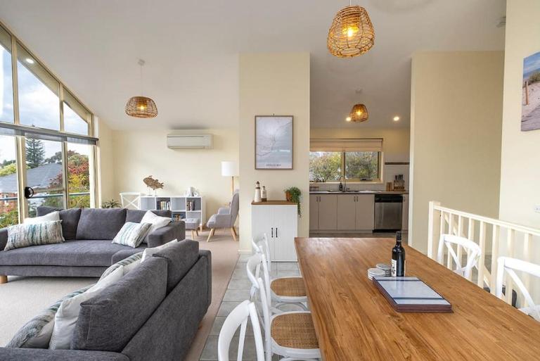 Paradise on Pascoe - 100m to beach, sleeps 9 - Bed and Breakfast Apollo Bay
