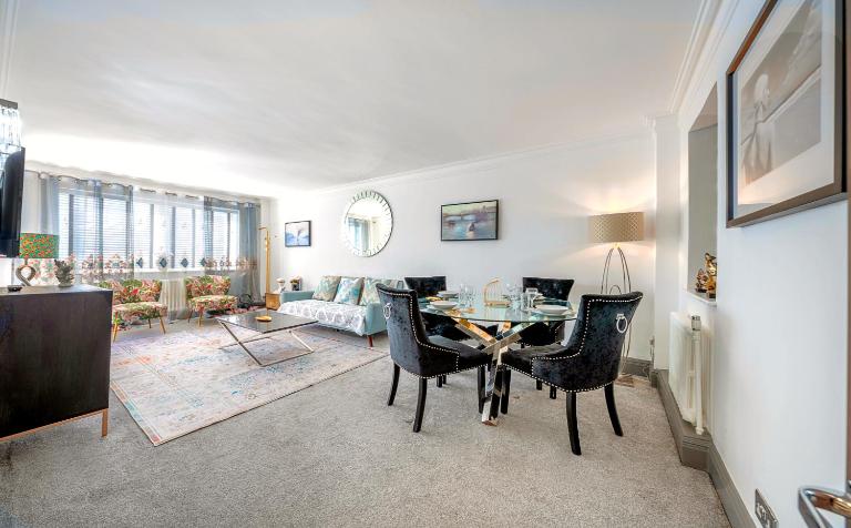 DELUXE Apartment With Terrace over HARRODS - B&B Londra