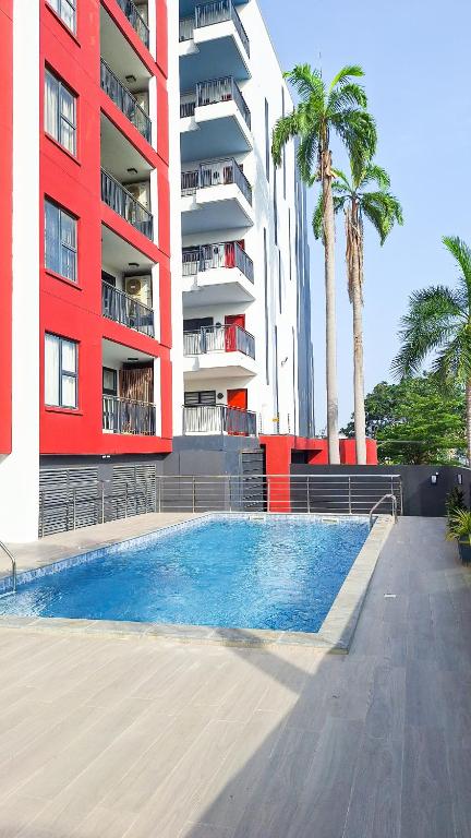 Beaufort Luxury Hideout, Restaurant, FREE Swimming pools & Gym, 10 mins from Airport, 24-7 Security Guards, Backup Power, Close to Tourist Attractions, City View - B&B Accra