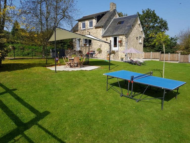 Charmante maison avec jardin, haut débit, près de Bagnoles de l'Orne - FR-1-497-14 - Chambres d'hôtes Antoigny