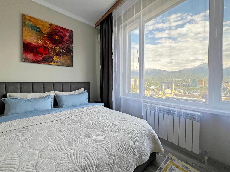 Mountain View Apartment - Ferienwohnung Almaty