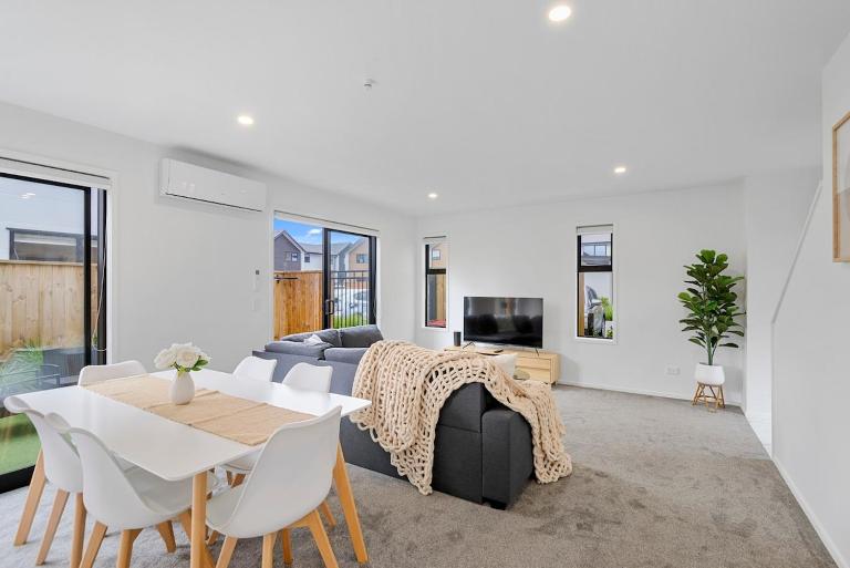 Stylish City Fringe 2 Bedroom House - B&B Christchurch