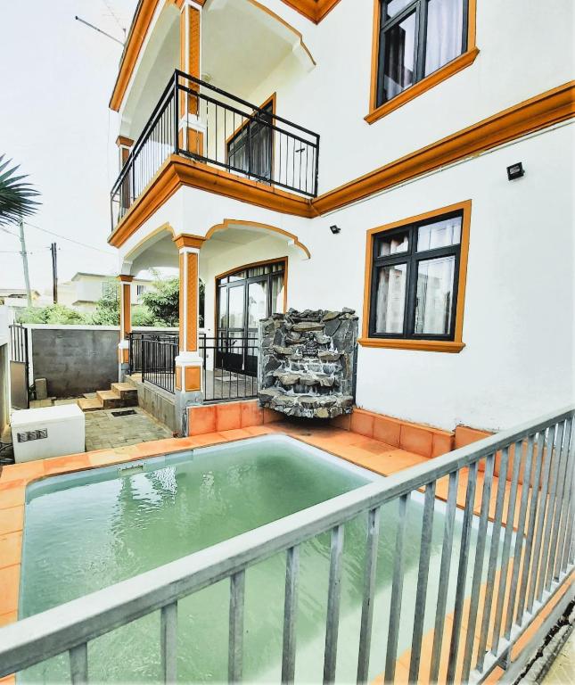 Vacation House with Private Pool - Chambres d'hôtes Baie du Tombeau