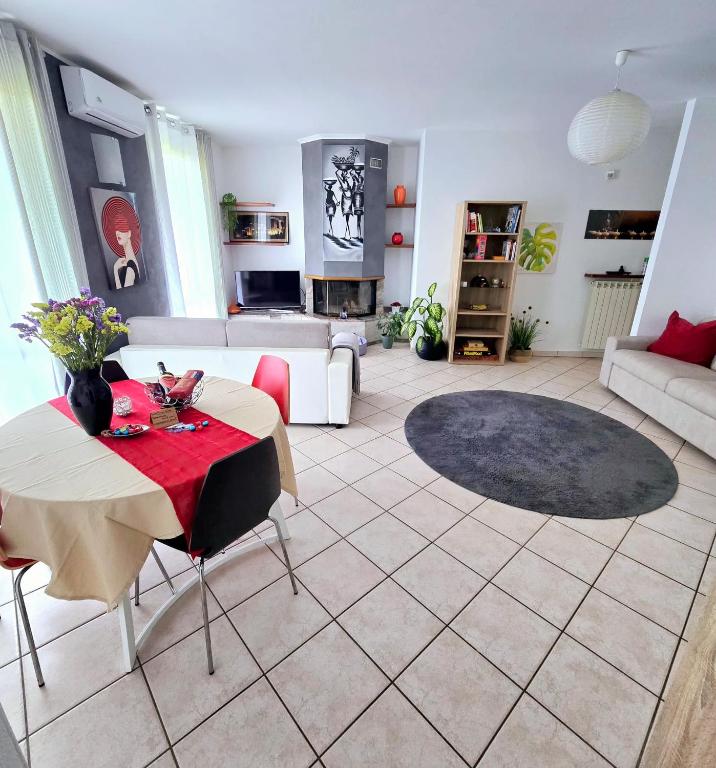 ZARA HOUSE - Lake and Pet Friendly - B&B Brusimpiano