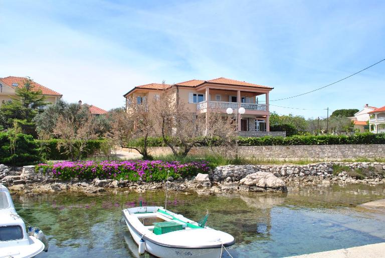 Apartmani Villa Dragica - Ferienwohnung Ugljan