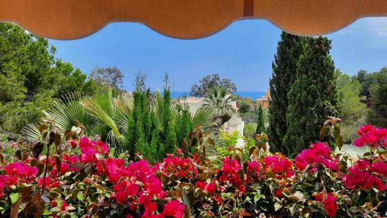 Casita Sea View Home Nestled in Hills with Rooftop Terrace - Ferienwohnung El Campello