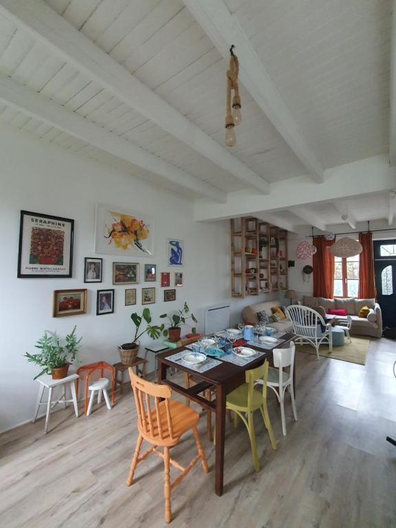 Ti ar chorneg, maison de vacances bretagne entre mer et mont d'arrée - B&B Guerlesquin