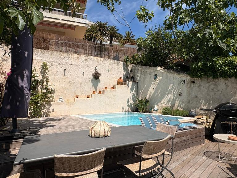 Charmante maison de village avec petite piscine privée - Ferienwohnung Le Cannet