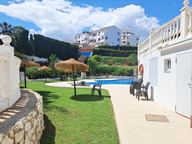 Stylish Apartment just steps from the beach - B&B Benalmádena