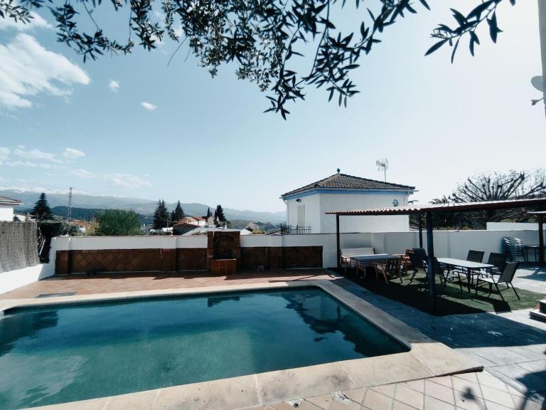 Casa las Mariposas, Tranquilidad junto a la piscina - B&B Huétor Santillán