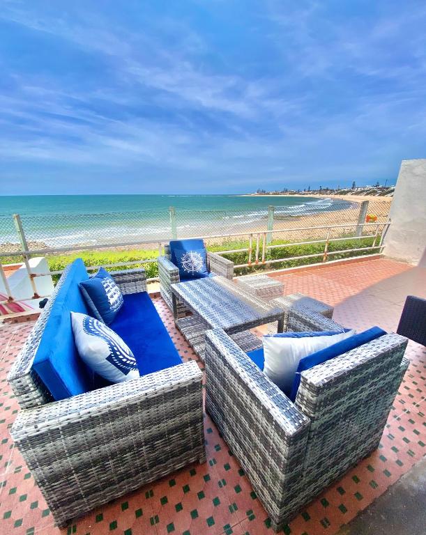 Please add me - Plus One 514 six six two 5576 - Villa Paradise Beach - Sidi Bouzid - Ocean Sunset Views & Pools - B&B Douar Ourlali
