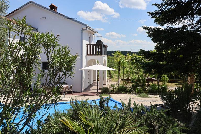 Summer House - Adonis - Bed and Breakfast Čitluk