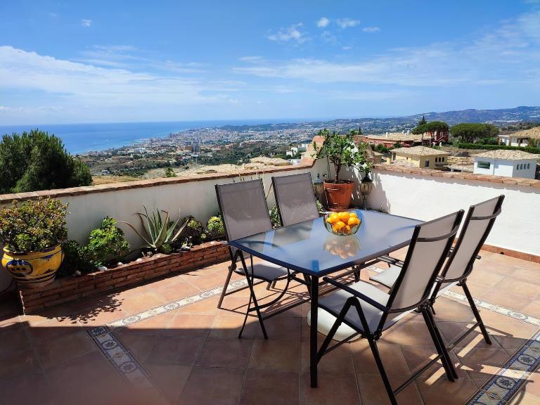 Apartamento cómodo con vistas maravillas, entre 3 ciudades,rodeado de naturaleza - B&B Mijas