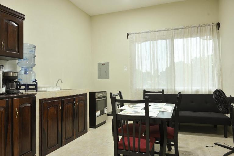 1 Apartamentos Petenchel, por Aeropuerto Flores Peten 1 - B&B Santa Elena