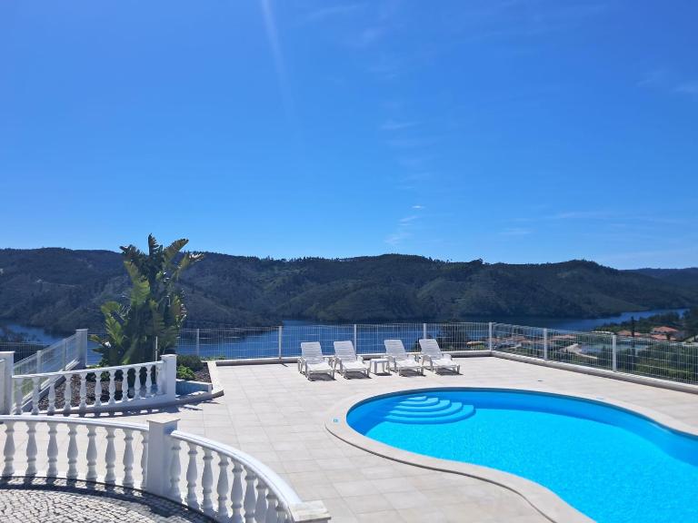 Lago Azul Villas - B&B Ferreira do Zêzere