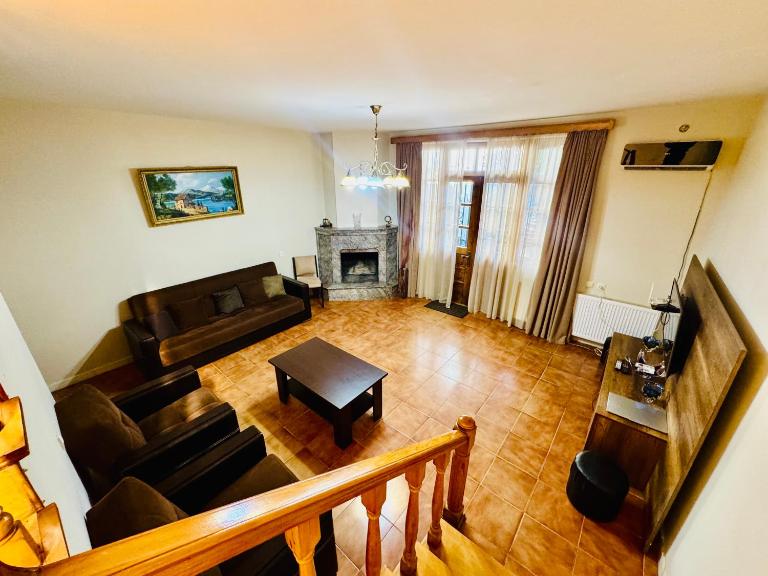 Spacious 5BR Private home in old Batumi - B&B Batumi