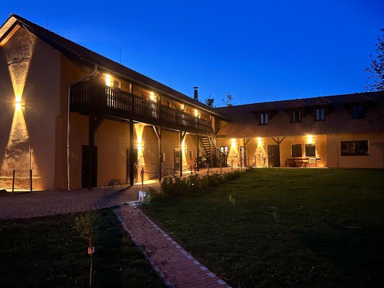Mattys ranč Všeteč - B&B Všemyslice