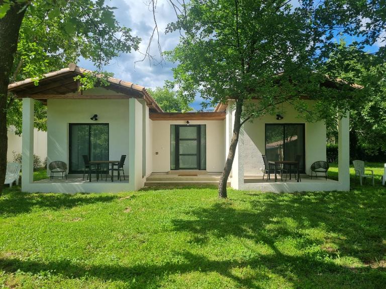 Gîtes Boisé en Cévennes - Ô Jardin d'À Côté pour 2 pers max - B&B Avèze