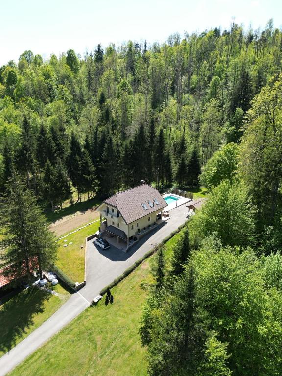 Vila Tin & Koča Tin - Nature, Water and Peace - B&B Prestrane