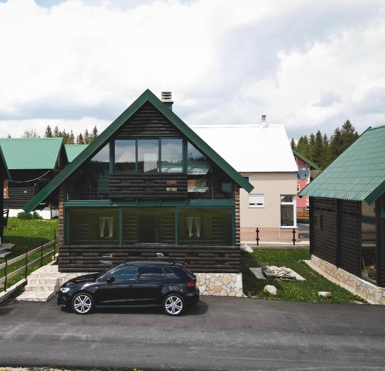 Durmitor's sun cottages - B&B Zabljak