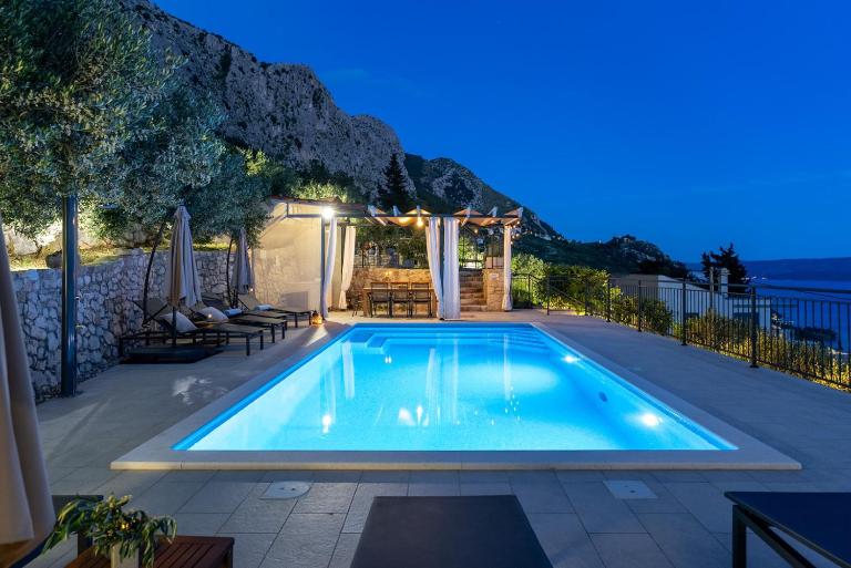 VILLA B2B with heated pool and panoramic sea views - B&B Omiš