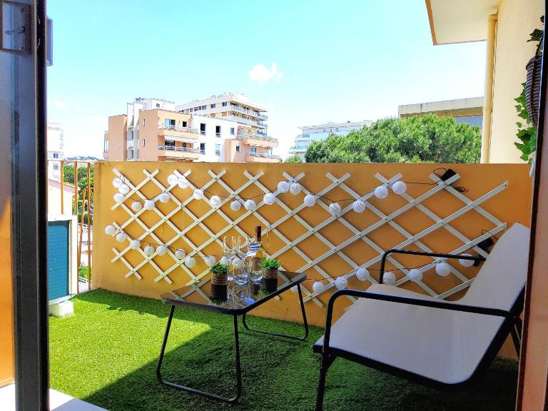 30m2 - Clim - wifi - 100m des plages - B&B Fréjus