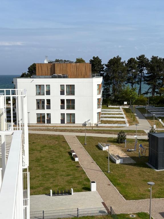 APARTAMENT BALTICHOFF DUNE with Sea View, Basen, Spa, Gym, Sauna, Hala sportowa z kortem tenisowym - B&B Gąski