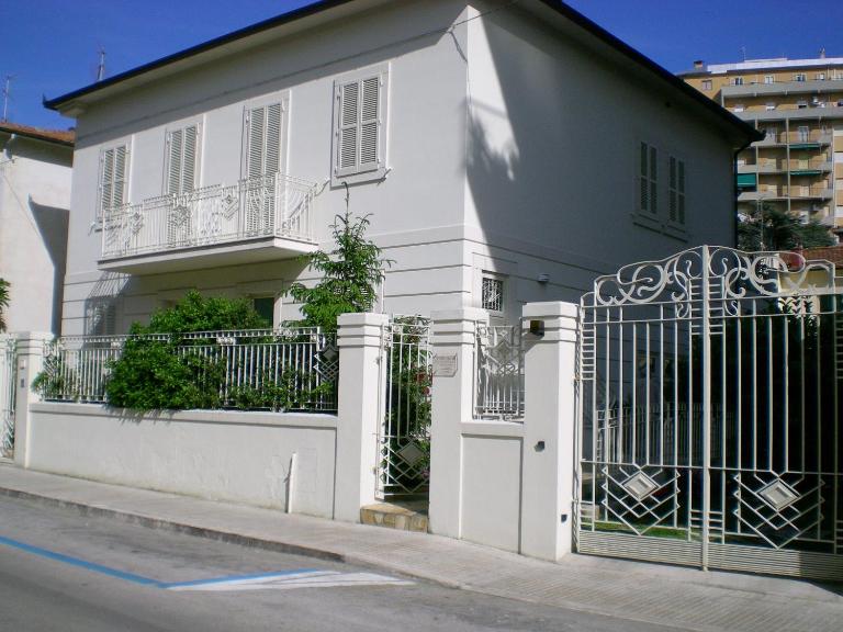 Affittacamere Villa Silvia - B&B Follonica