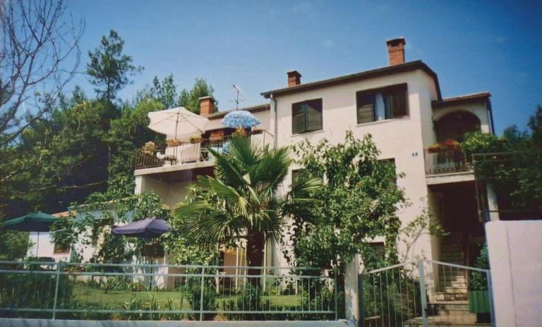 Cozy-family apartment (5-10 min from main market) - Bed and Breakfast Poreč