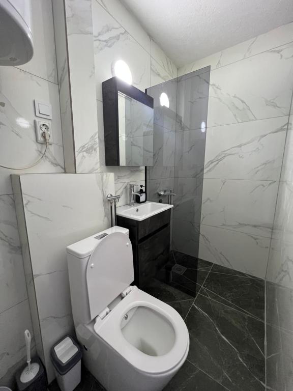 Studio Apartment 2 - B&B Pristina