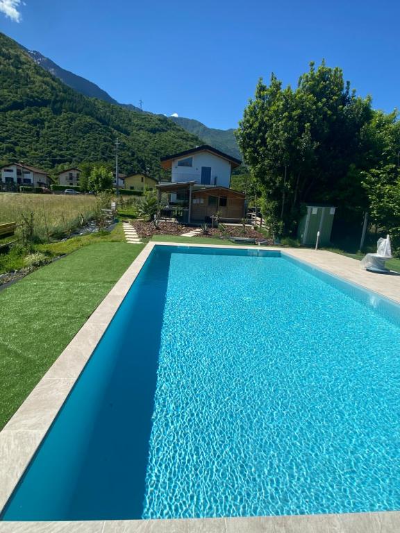 Villa Carlotta Bianca vacation home apartment with swimming Pool - B&B Colico Piano