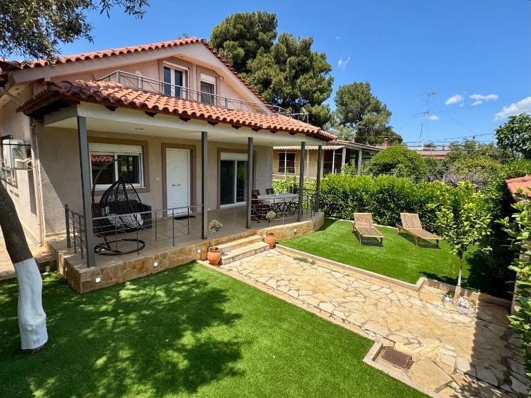 Nea Makri Holiday Villa - Chambres d'hôtes Néa Mákri