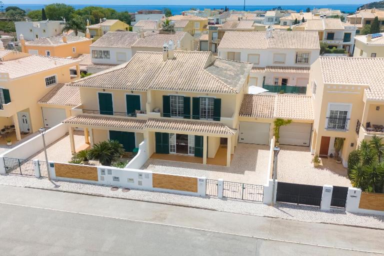 Spacious Villa - Walk to Beach & City Center - B&B Lagos