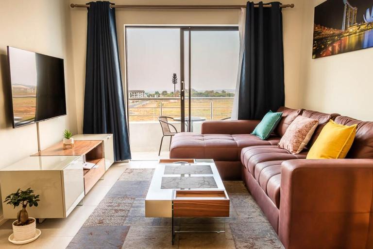 Infinite Views Penthouse - Bed and Breakfast Midrand