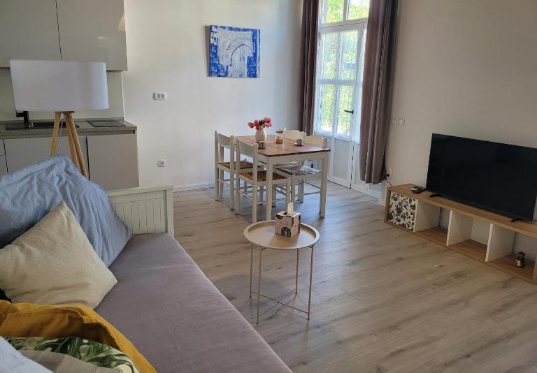 your home - Bed and Breakfast Čitluk