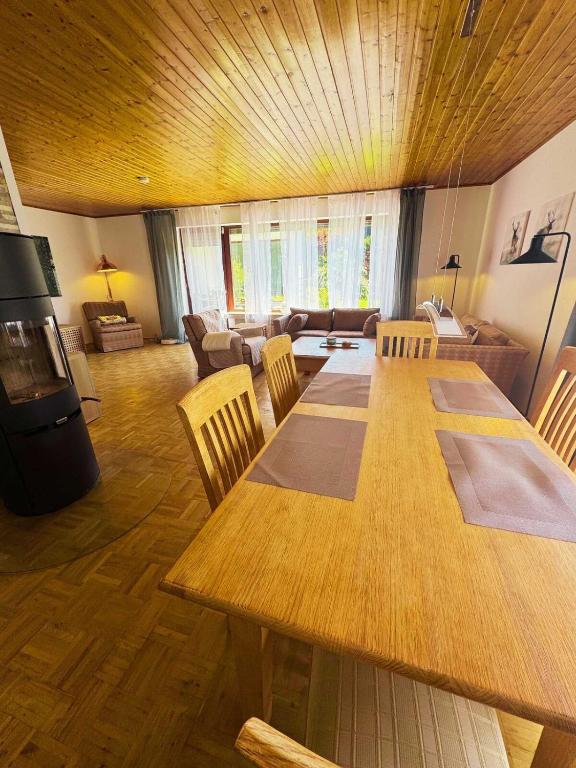 Eifelsuiten - Family & Pet Retreat - B&B Wiesbaum