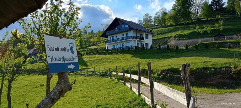 Pensiunea Agroturistica Acvila Apusenilor - Ferienwohnung Vadu Moţilor