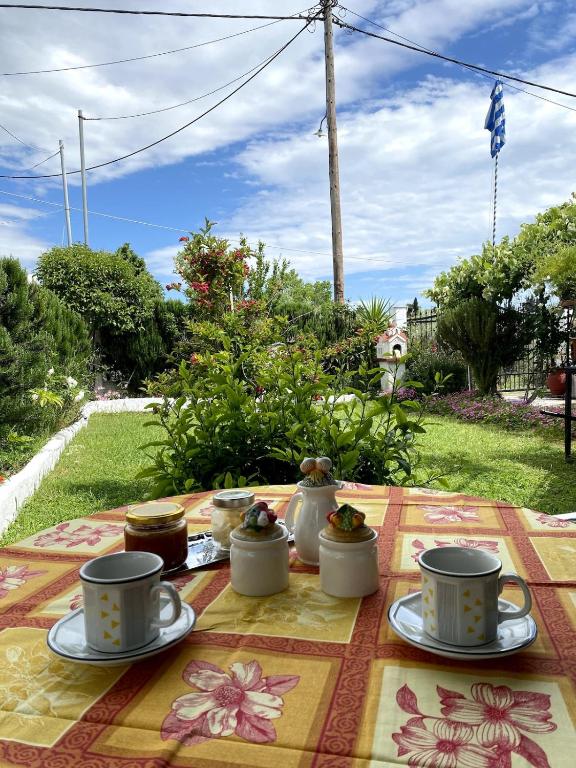 Cozy Retreat by the Sea - B&B Néa Irákleia