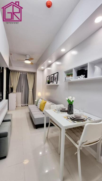 Stylish Modern Condo at Shore Residences MOA - Bed and Breakfast Manilla