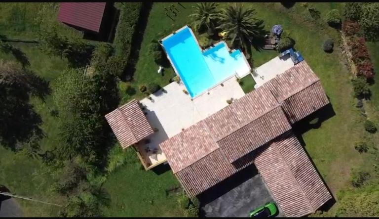 Villa T6 d'exception entre Toulouse et Carcassonne , Vue sur les Pyrénées - Chambres d'hôtes Trébons-sur-la-Grasse