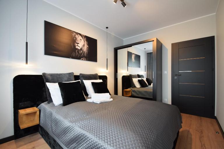 Apartament Premium Black&White by LookAp - B&B Poznań