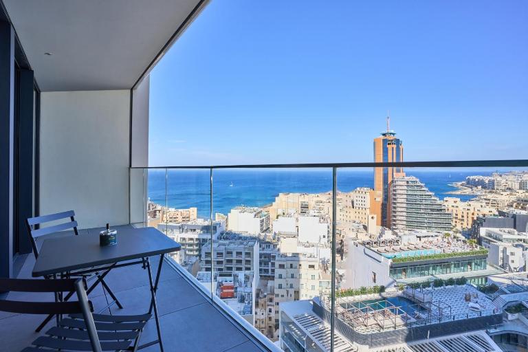 14th Floor Seaview Luxury Apartment in St Julian's - Ferienwohnung St. Julian's