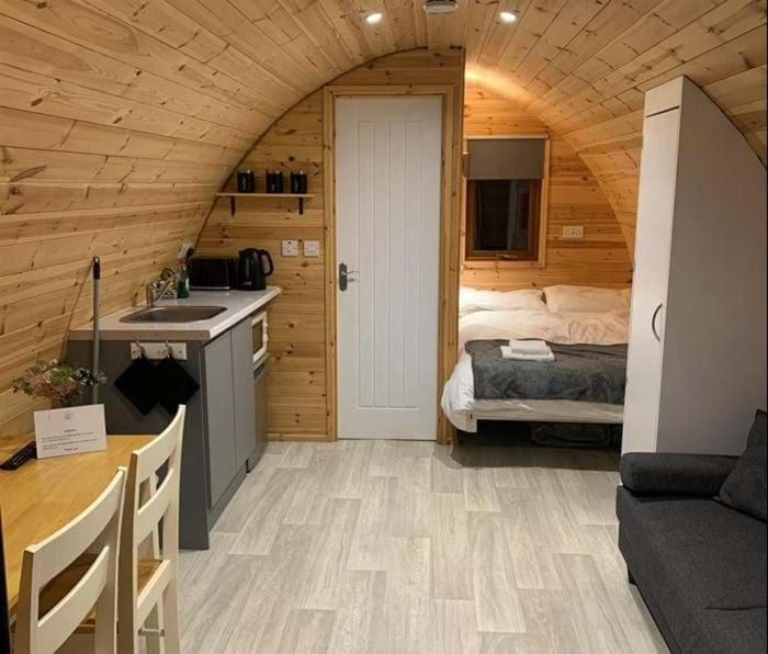 Otter Bay Pods, Glamping Pods nr Stornoway, Isle of Lewis - B&B Knock
