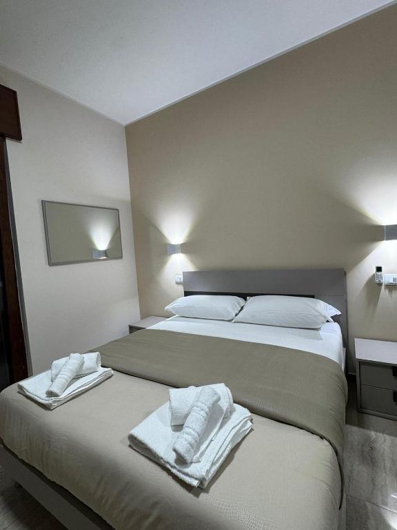 Giovi's Apartmens HOME BUBYON - B&B Castellammare di Stabia