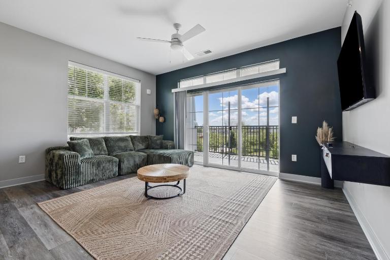 IRIE Living, ReNEW Kg 2Bd Gym Pool BRAND NEW! - B&B Whitestown